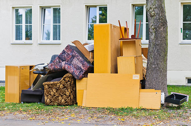 Best Yard Waste Removal  in Sandwich, IL